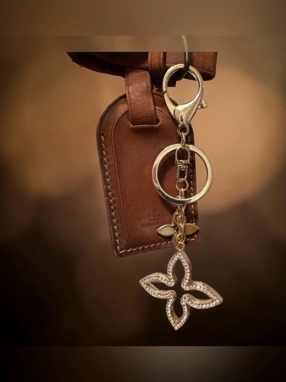 Louis Vuitton Brown Leather Luggage Tag with unbranded Gold Crystal Pendant - Picture 1 of 3